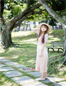 《扣逼流水-小莹客厅激情46章至50章视》
