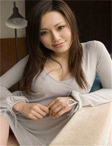 《一女被两男吃奶添下A片-99综合色》